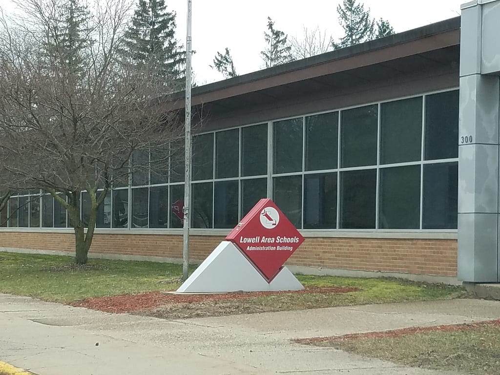 Kent ISD Drives Change in School Calendar Lowell s First Look