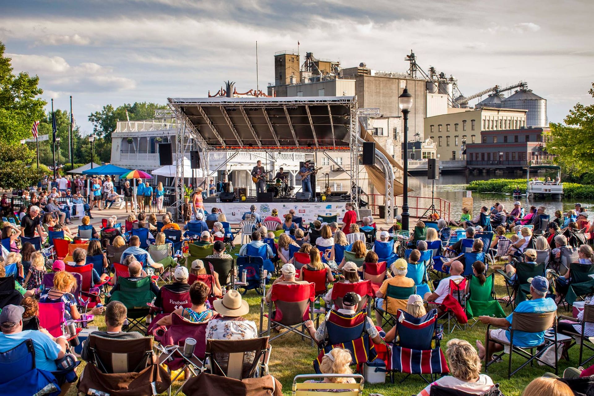 Lowell Showboat Sizzlin’ Summer Concerts on Thursdays June 17 August